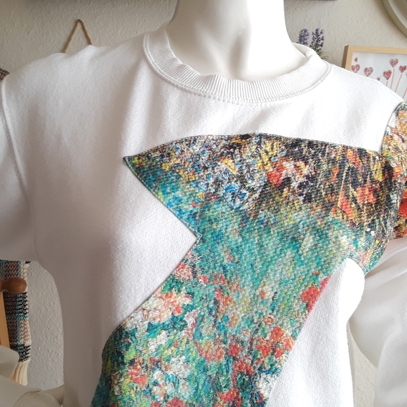 Shirt sweater mix colors printed/white Small - Picture 4 of 8